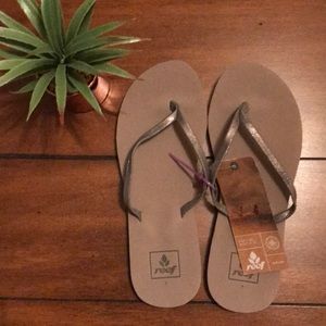 NWT Reef Bliss Nights Sandals in Pewter